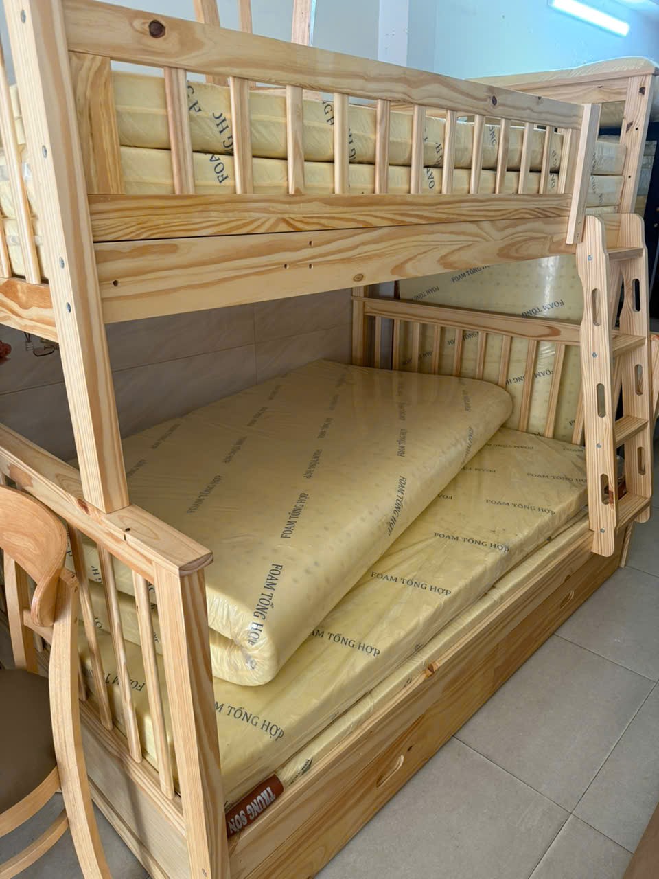 Giường 2 tầng AH068