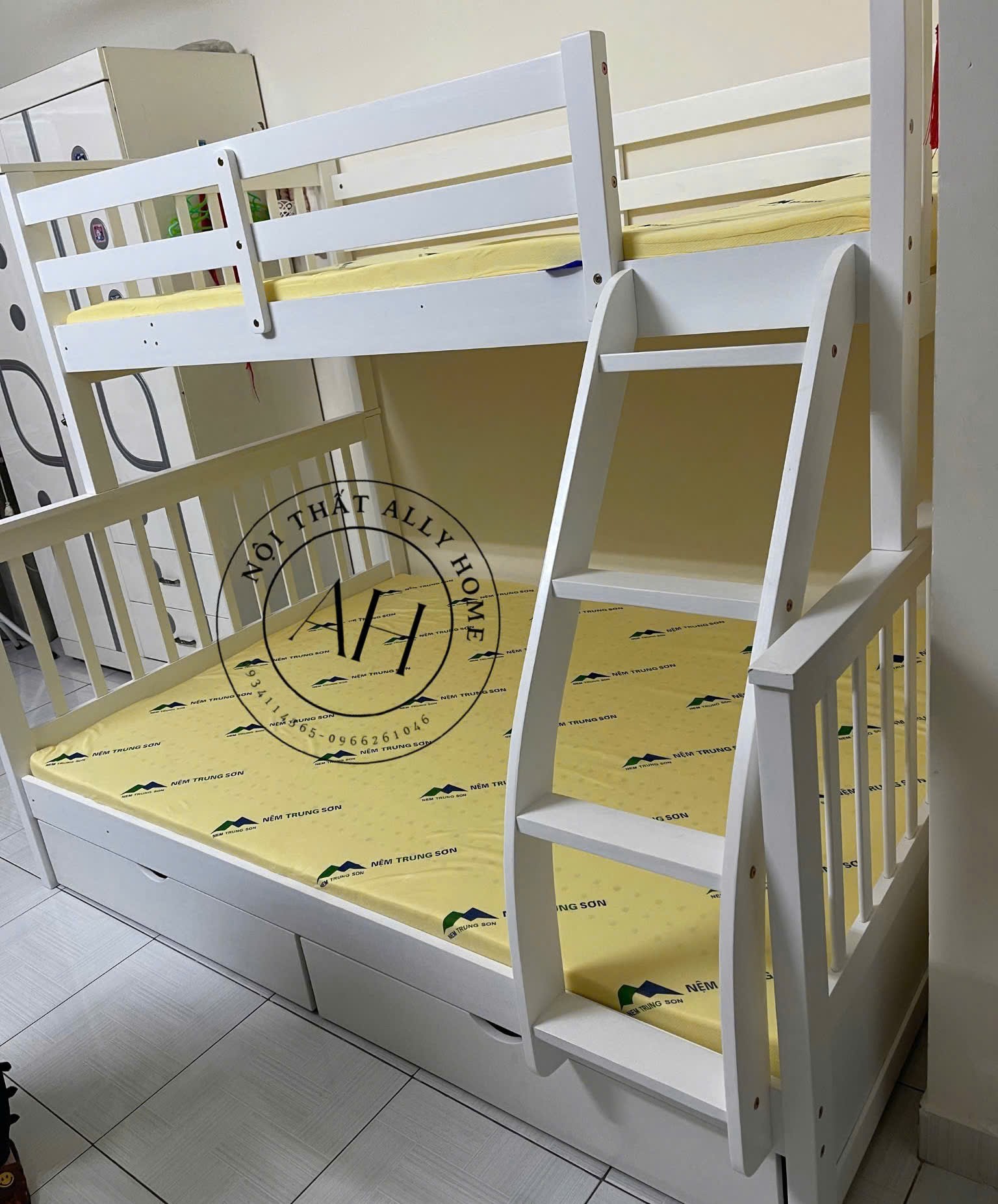 Giường 3 Tầng AH028