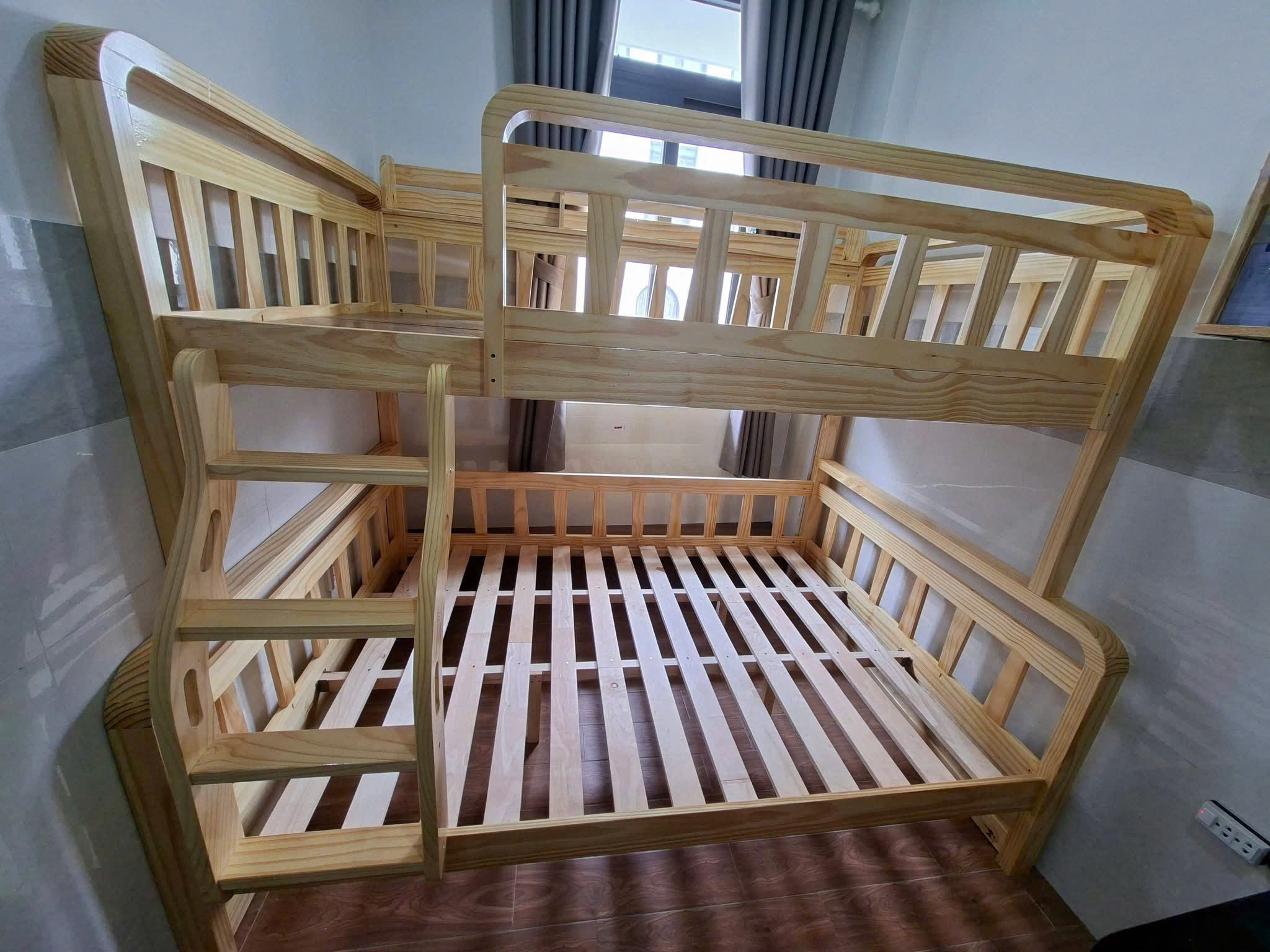 Giường Tầng UBIN 1m4/1m6