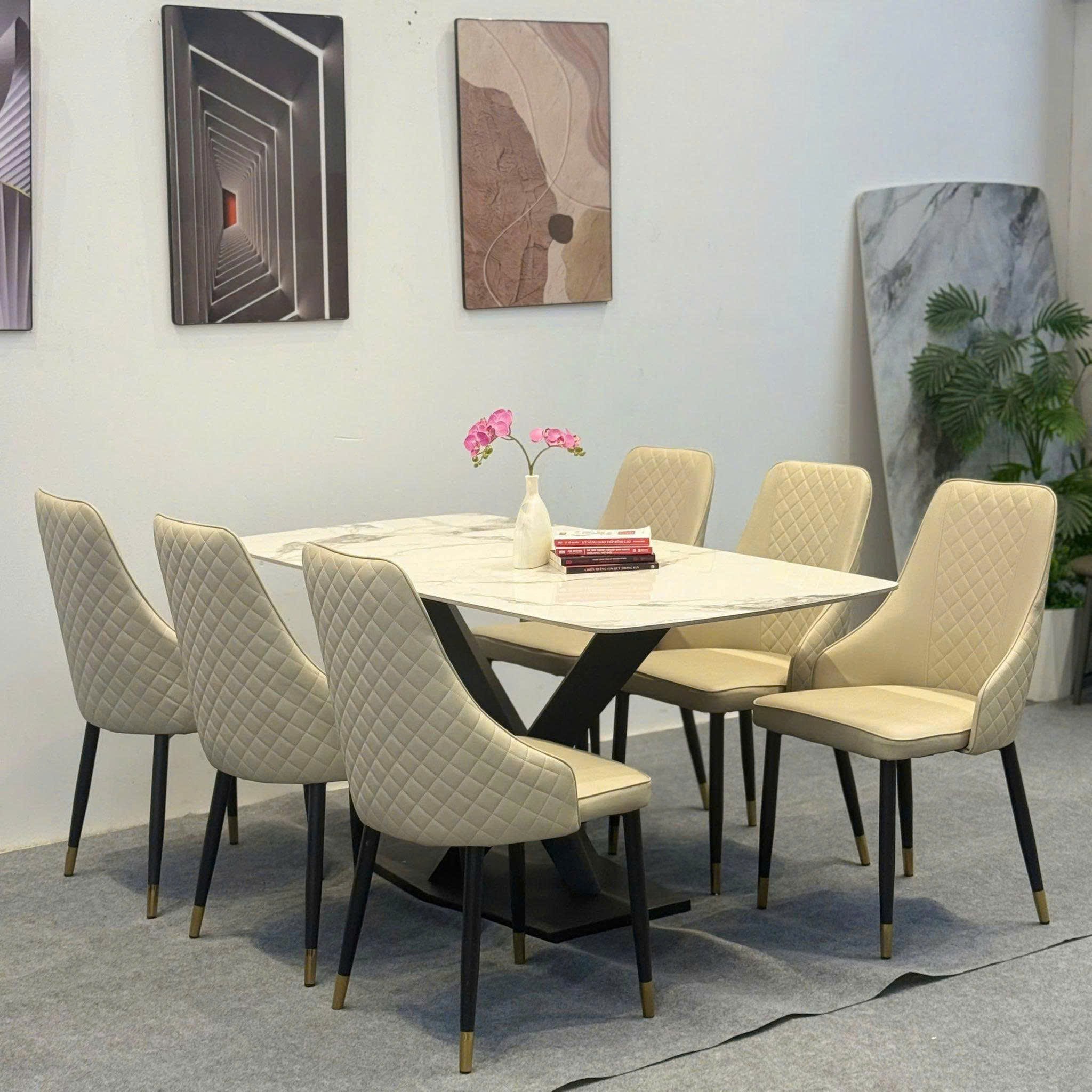 Bàn Ăn Phường Chợ Quán