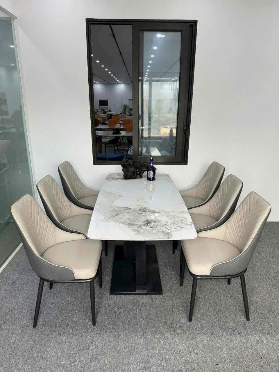 Bàn Ăn Phường Long Bình