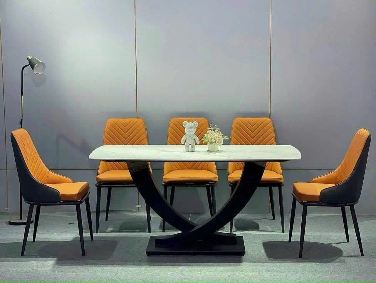 Bàn Ăn Phường Long Trường