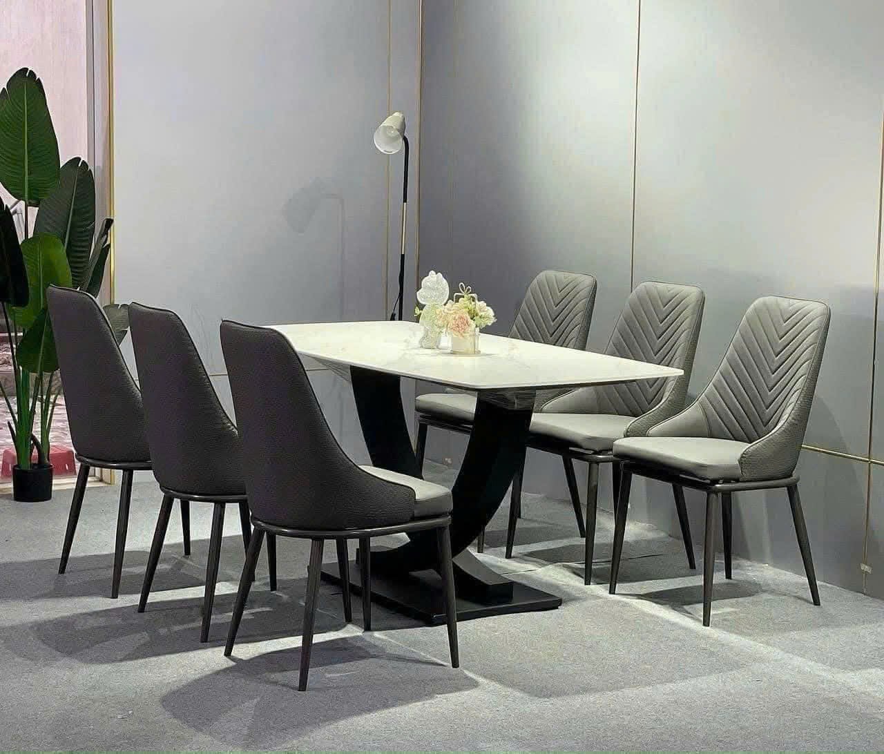 Bàn Ăn Phường Phú Định