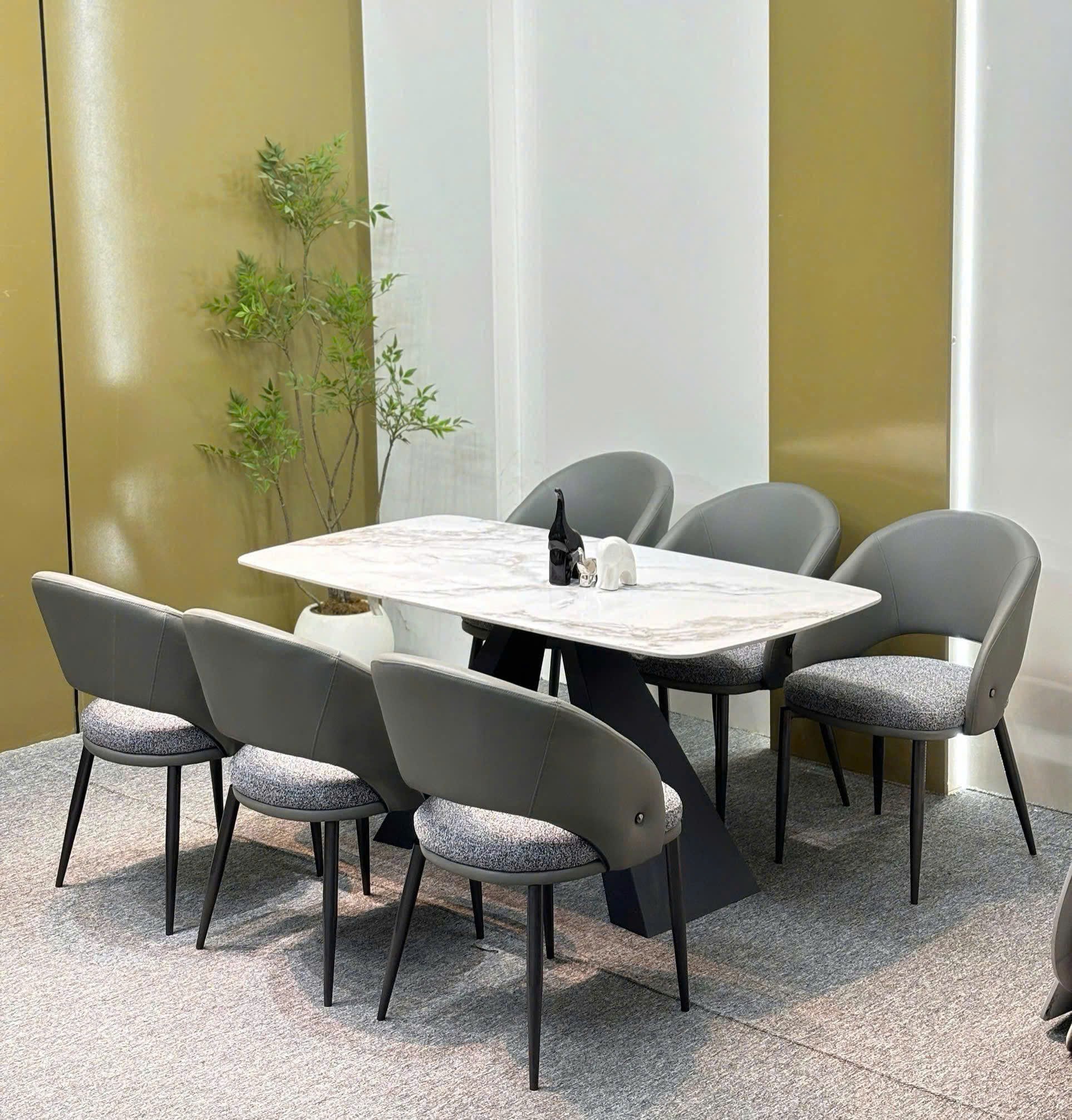 Bàn Ăn Phường Phú Lâm