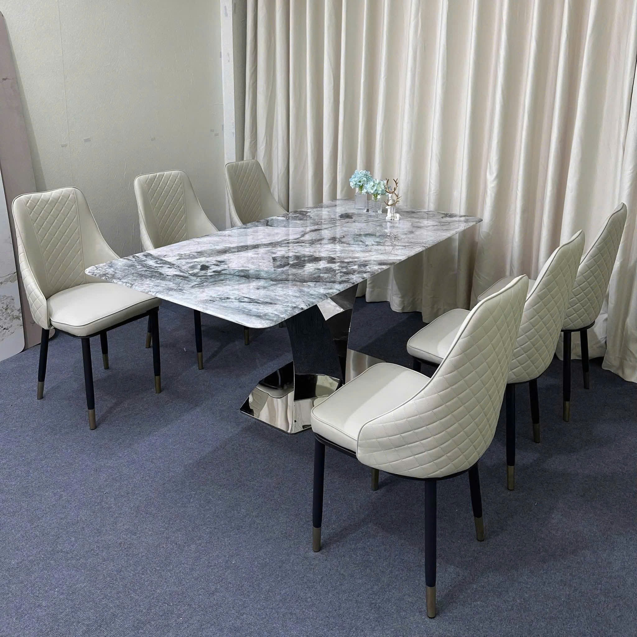 Bàn Ăn Phường Tân Sơn Hòa