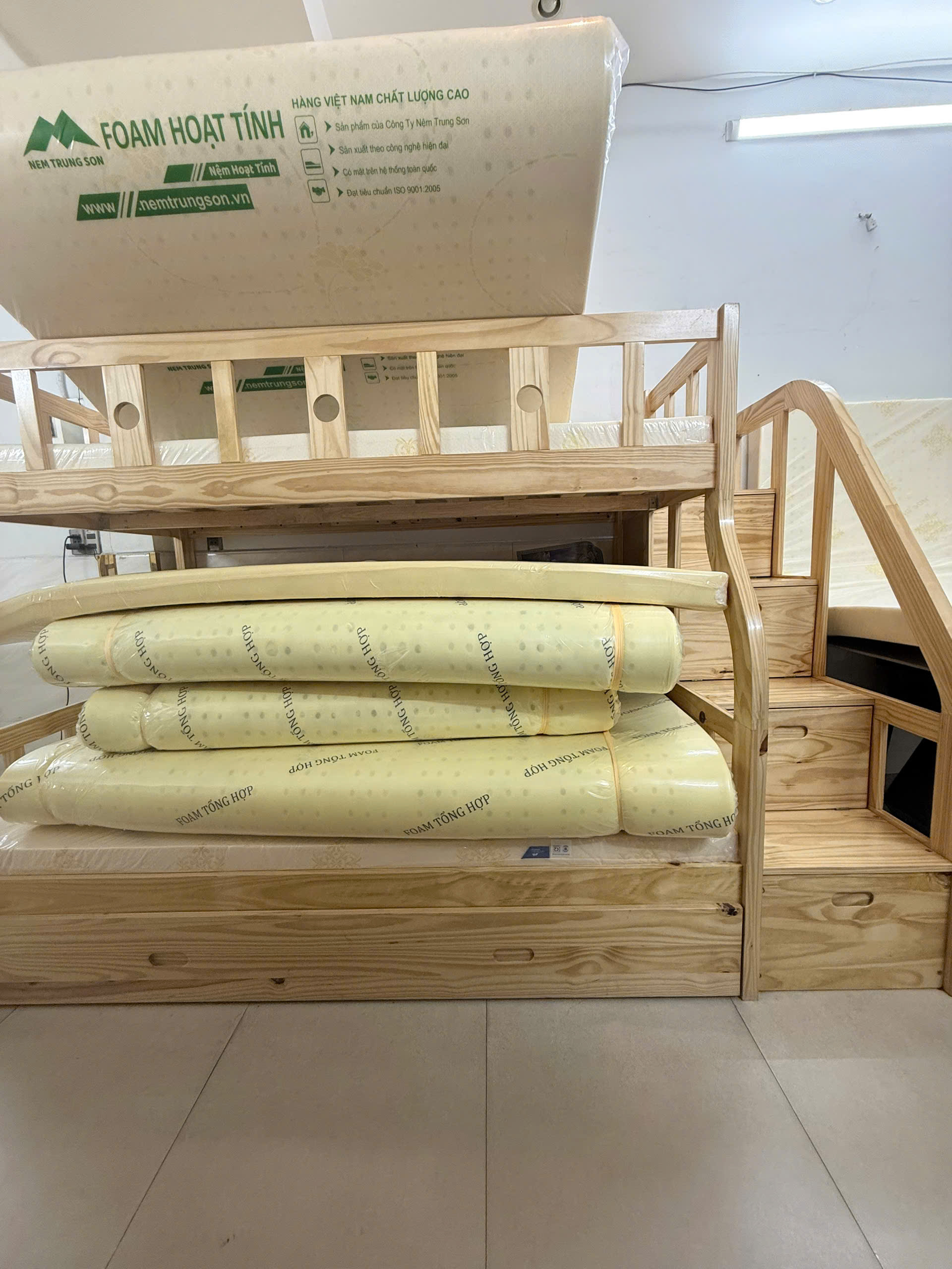 Giường tầng cho bé gái giá rẻ dễ thương