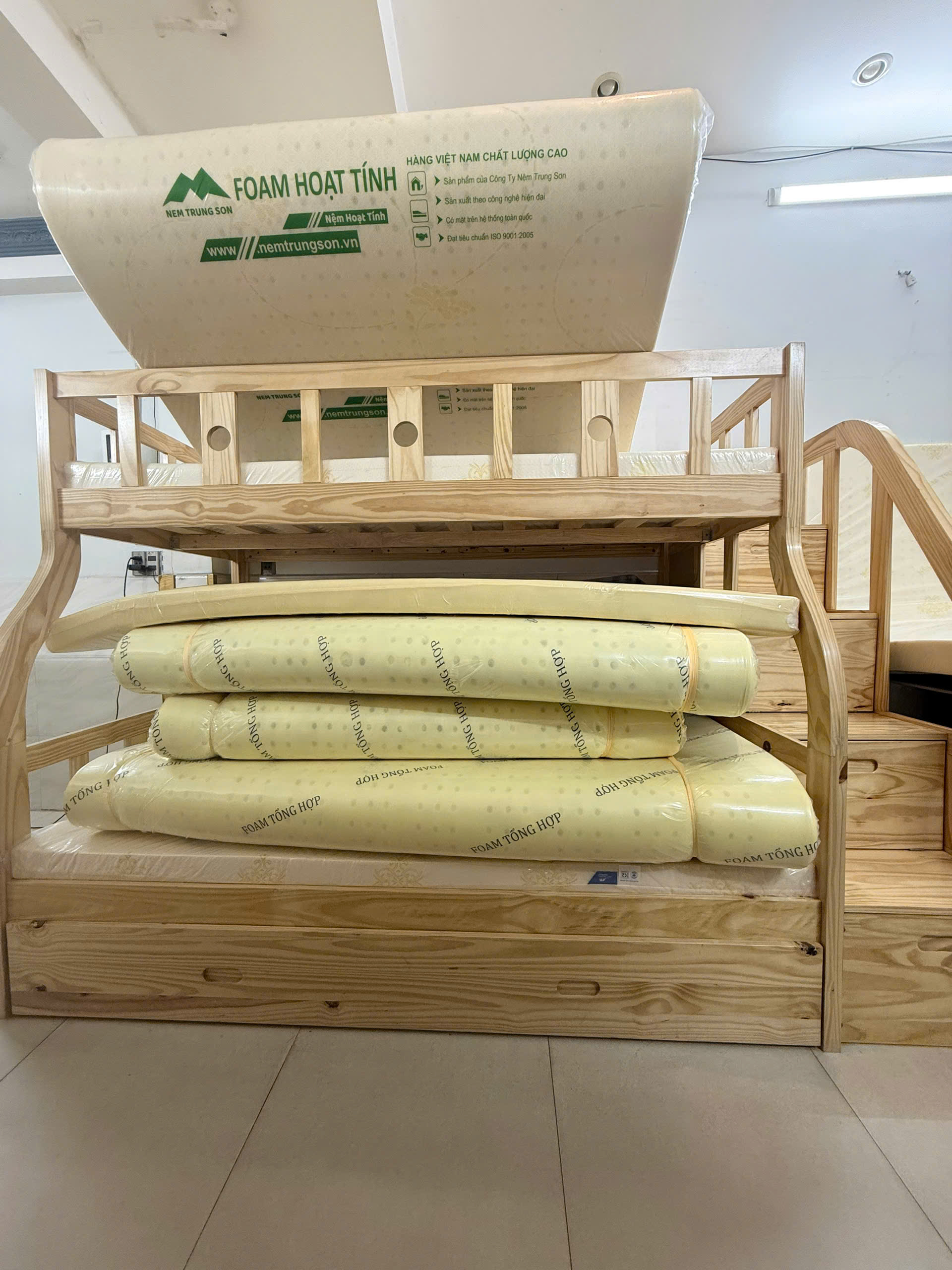 Giường tầng cho bé gái giá rẻ dễ thương
