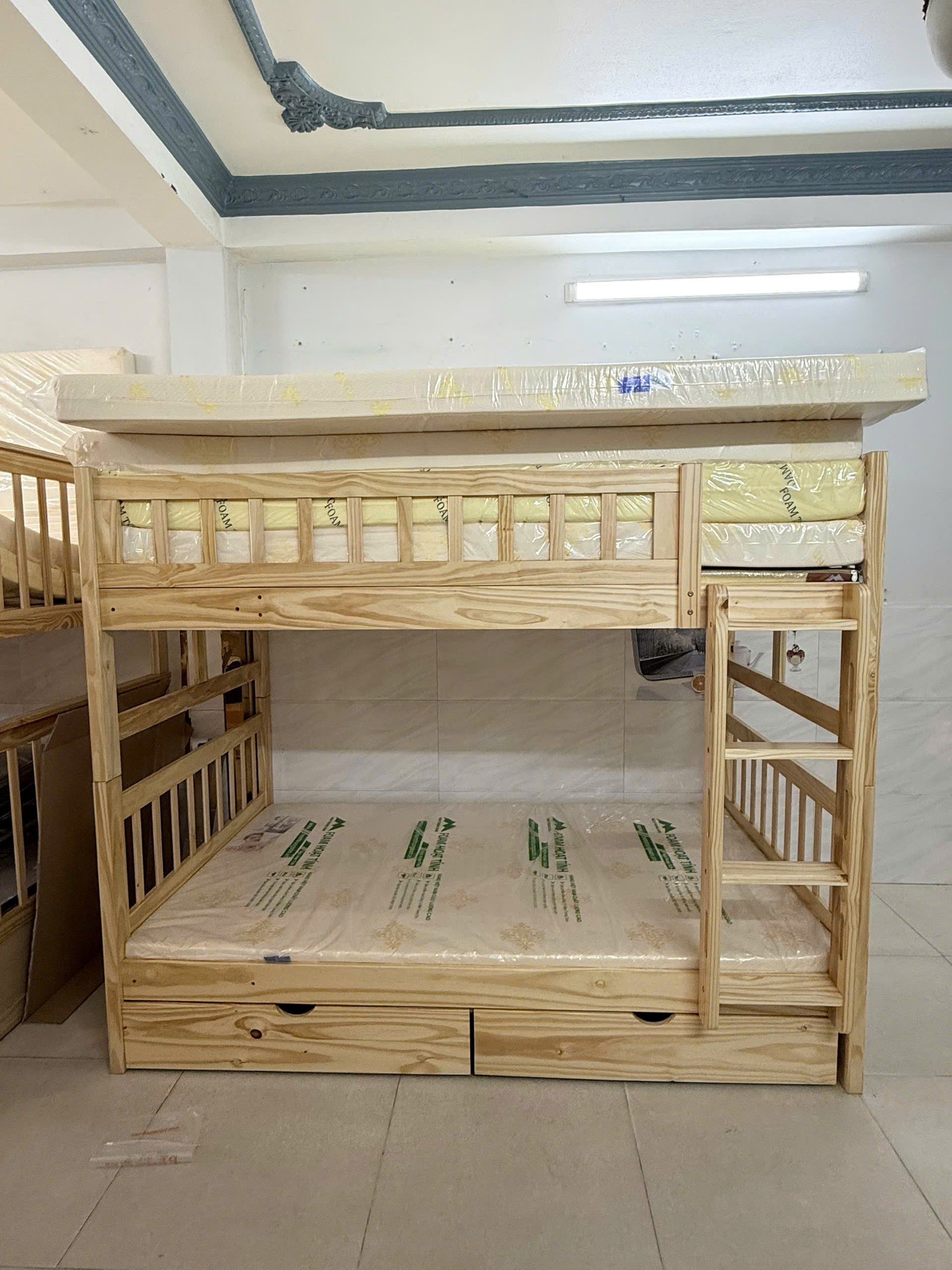Giường tầng cho bé trai kiểu dáng hiện đại