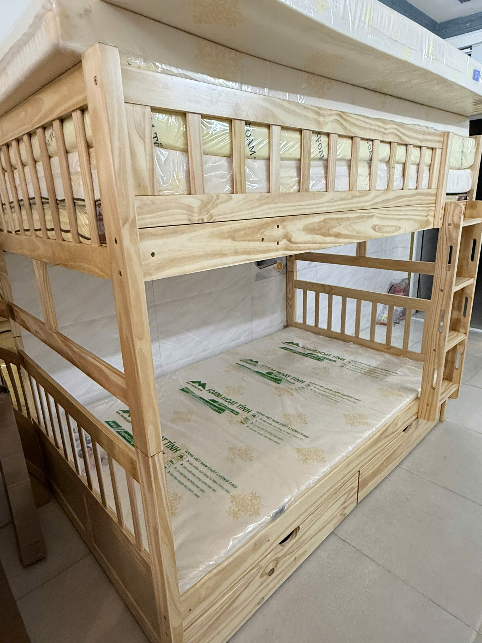 Giường tầng có ngăn kéo cho phòng ngủ nhỏ
