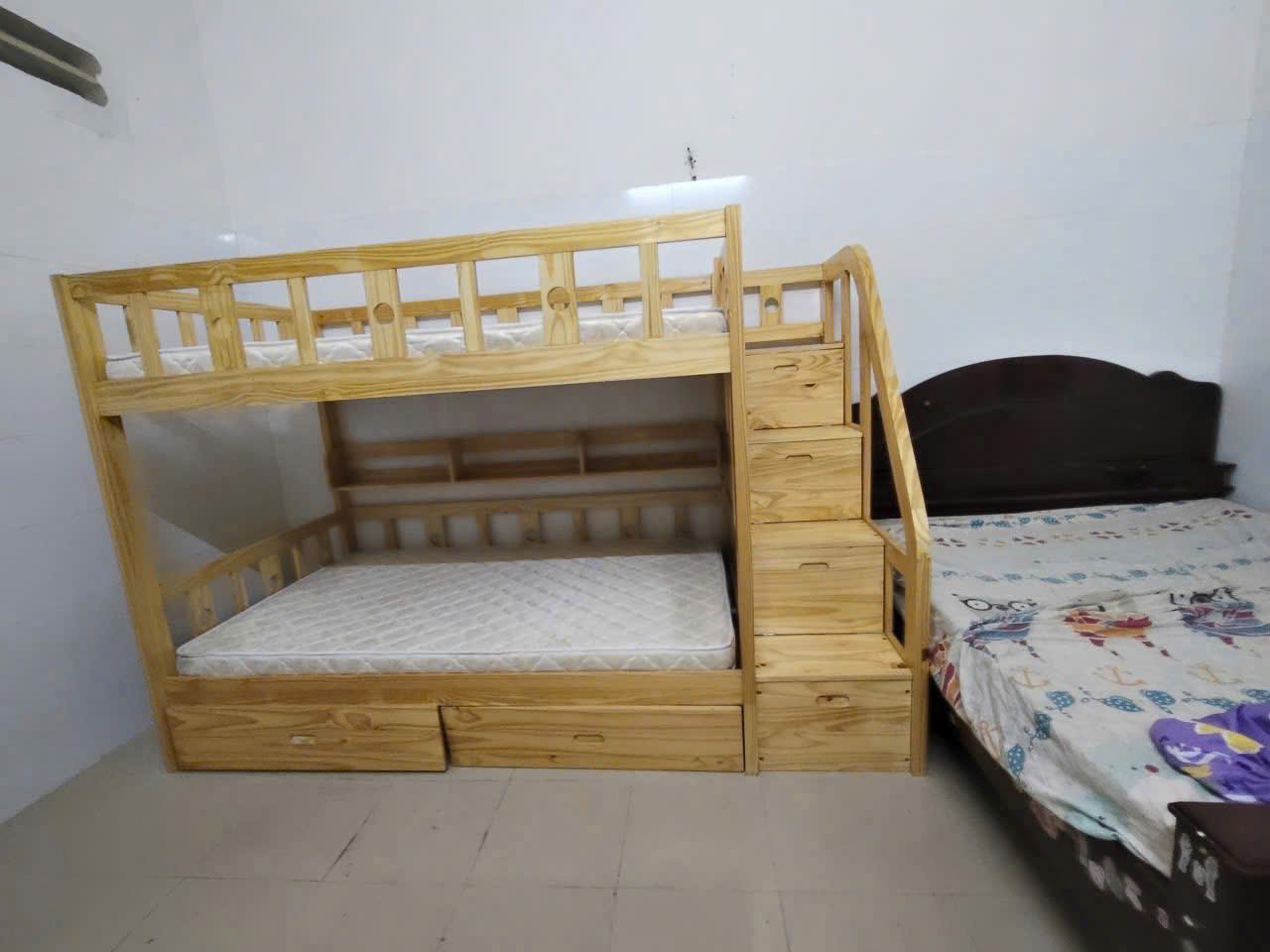 Giường tầng giá rẻ cho bé có tủ đựng đồ