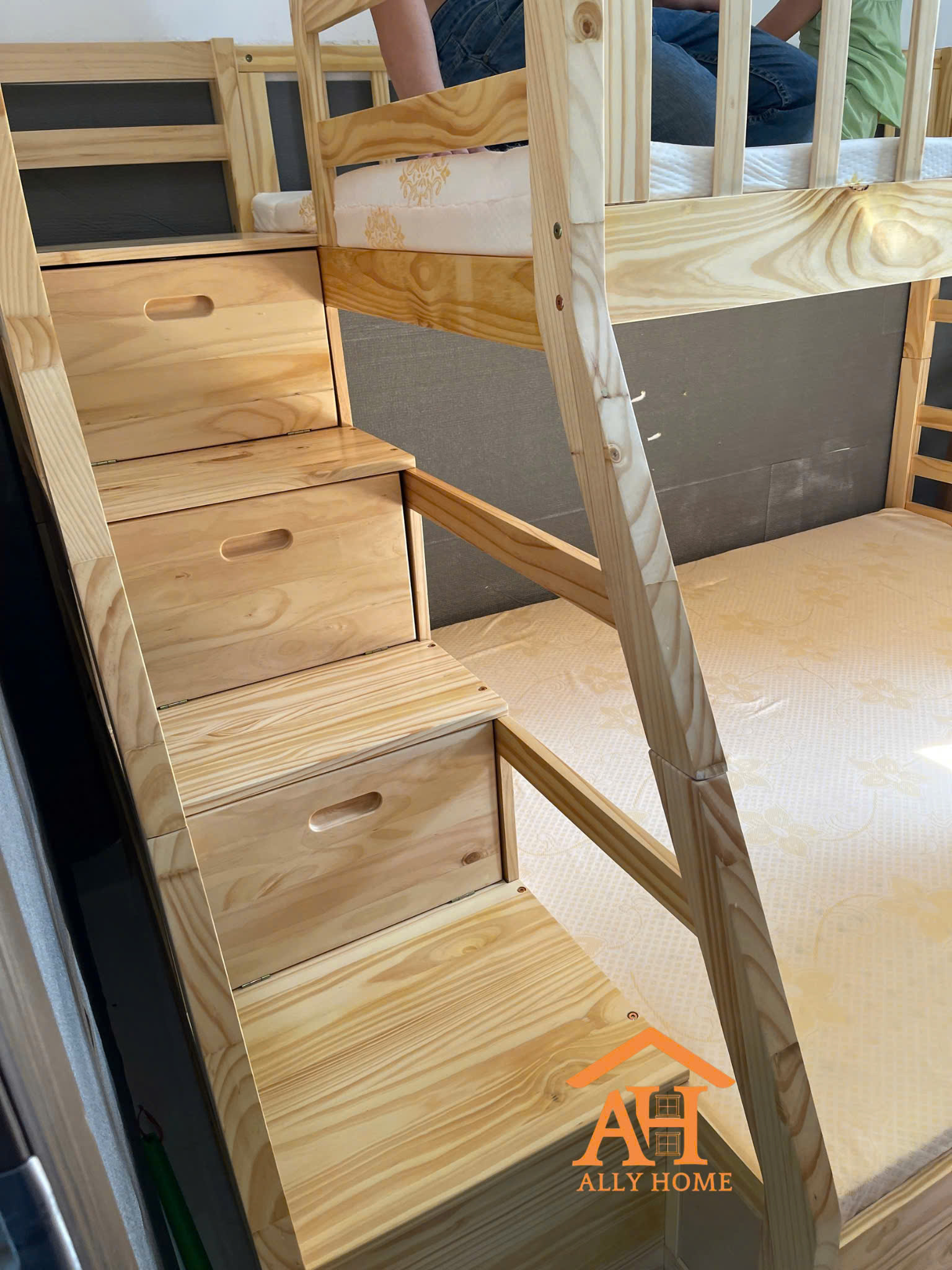 Giường tầng giá rẻ Phường Đông Hưng Thuận