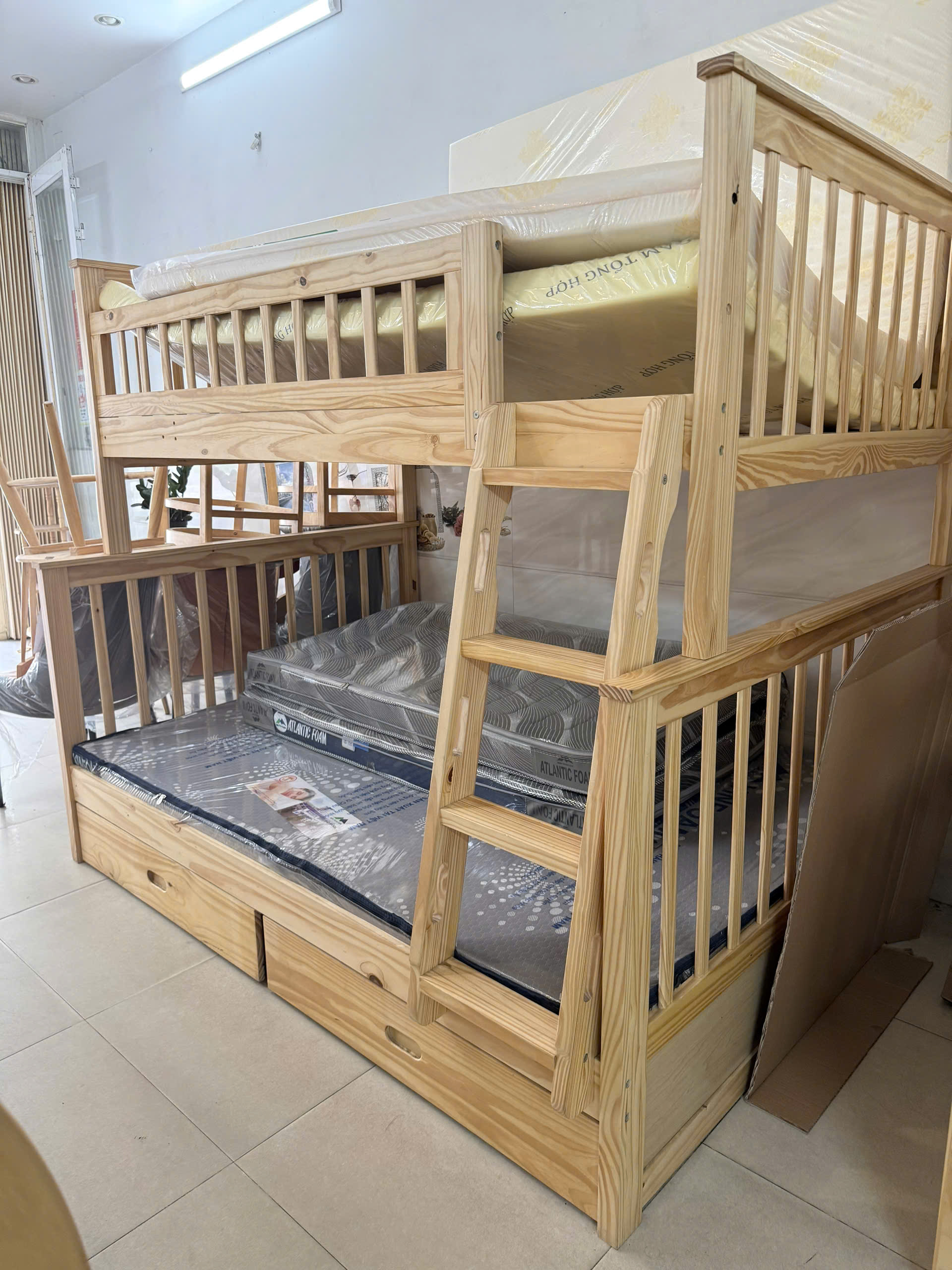 Giường tầng gỗ tự nhiên cho người lớn