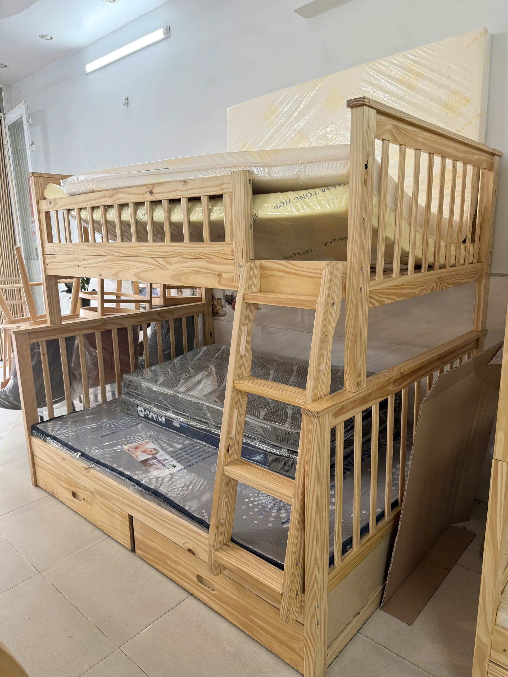 Giường tầng gỗ tự nhiên cho người lớn