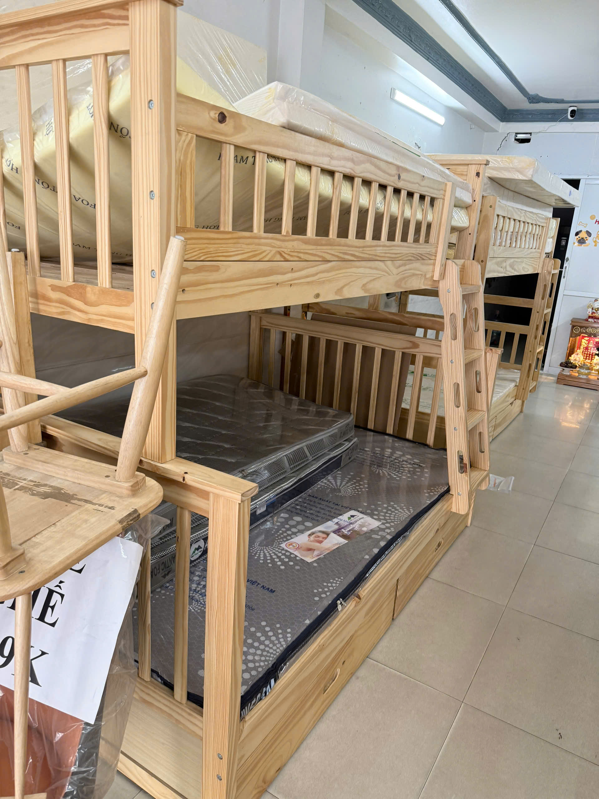 Giường tầng người lớn cho căn hộ mini