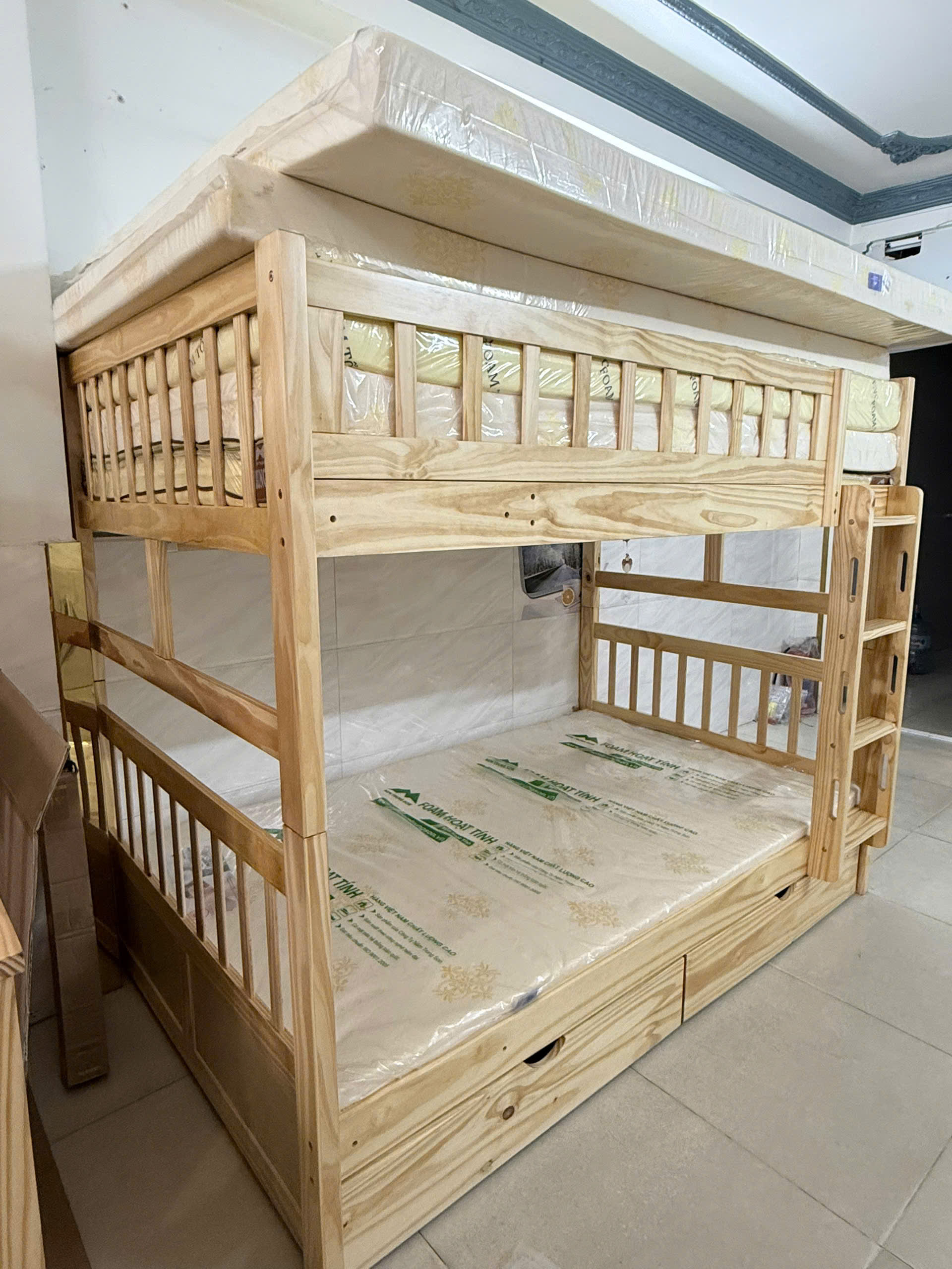 Giường tầng người lớn thiết kế tối giản