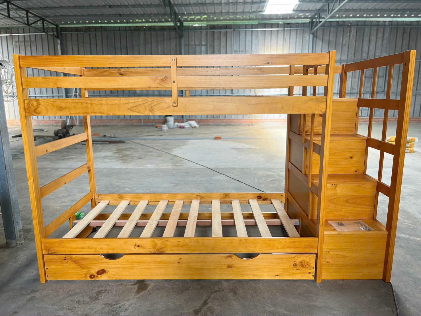 giường tầng phường dĩ an