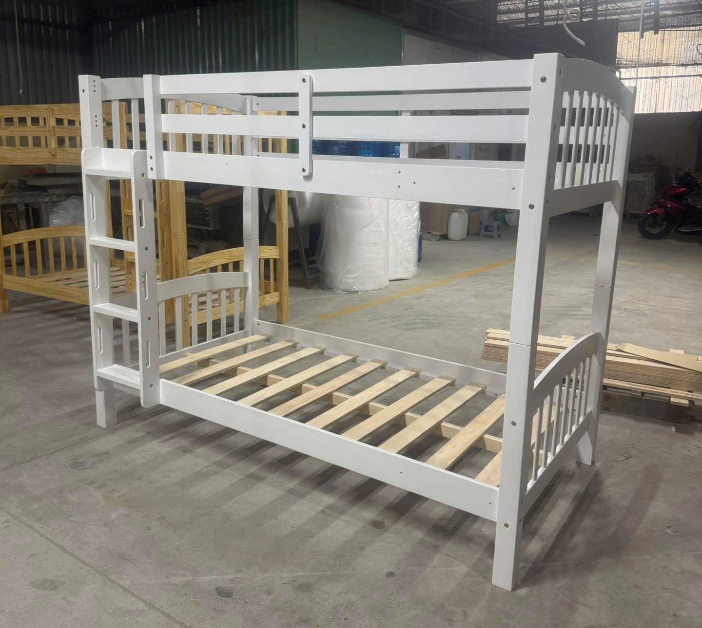 Giường tầng Phường Long Nguyên