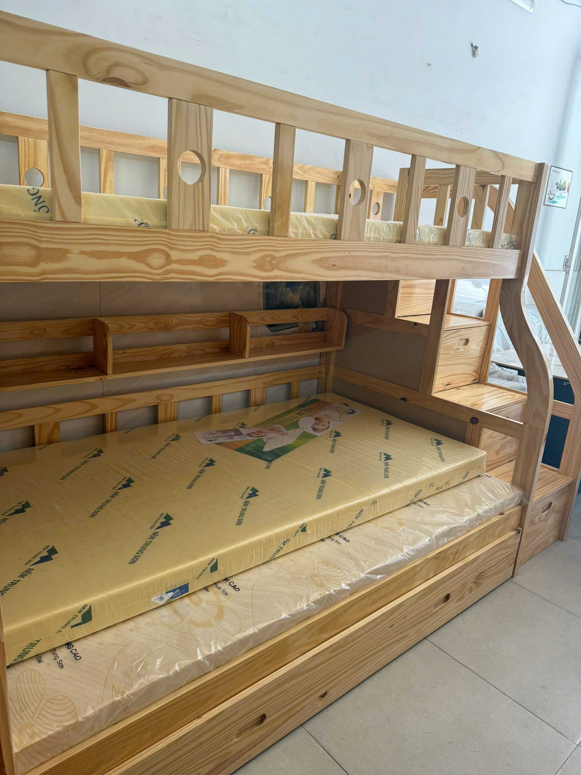 giường tầng phường long trường