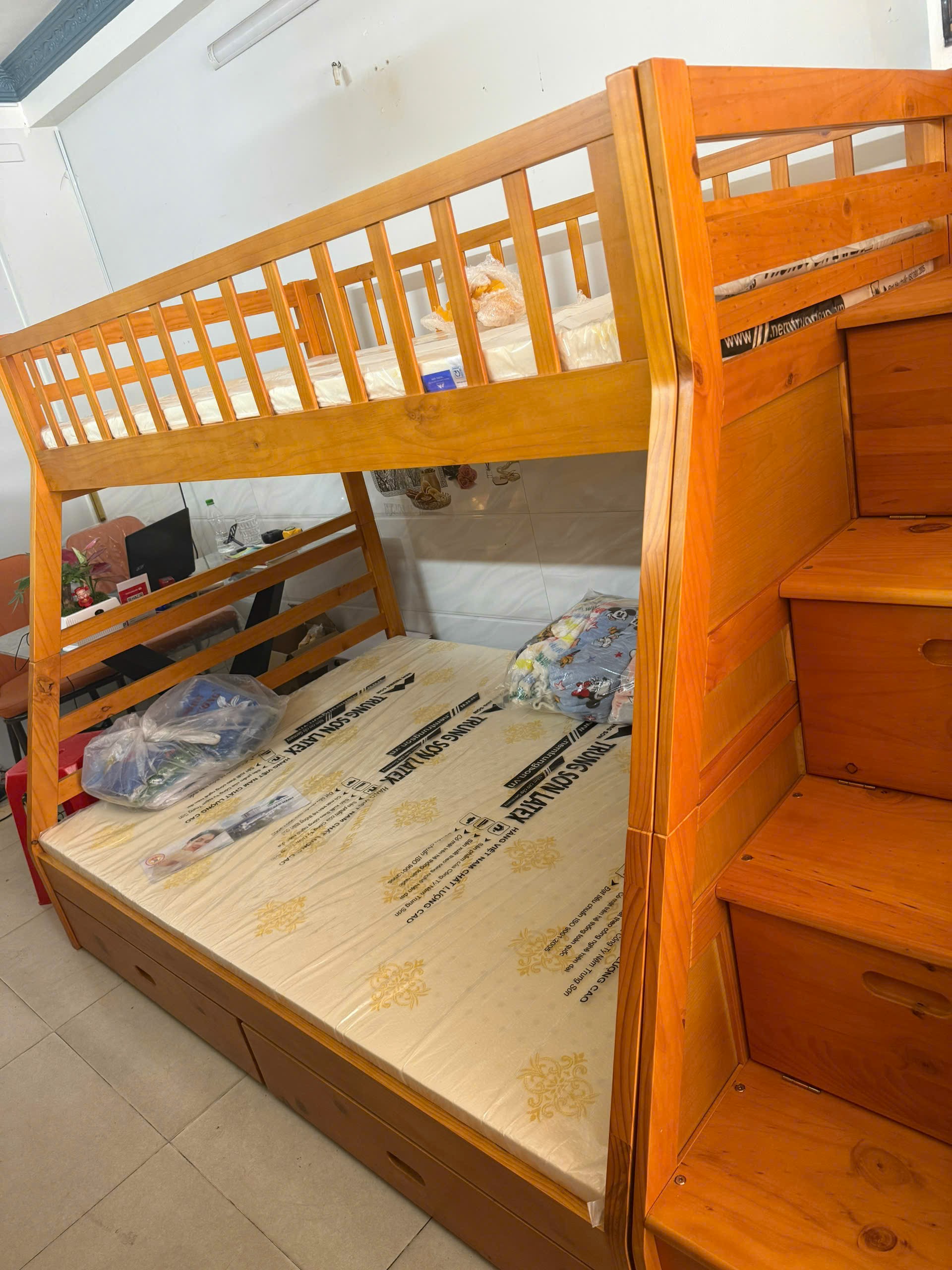 giường tầng phường phú định