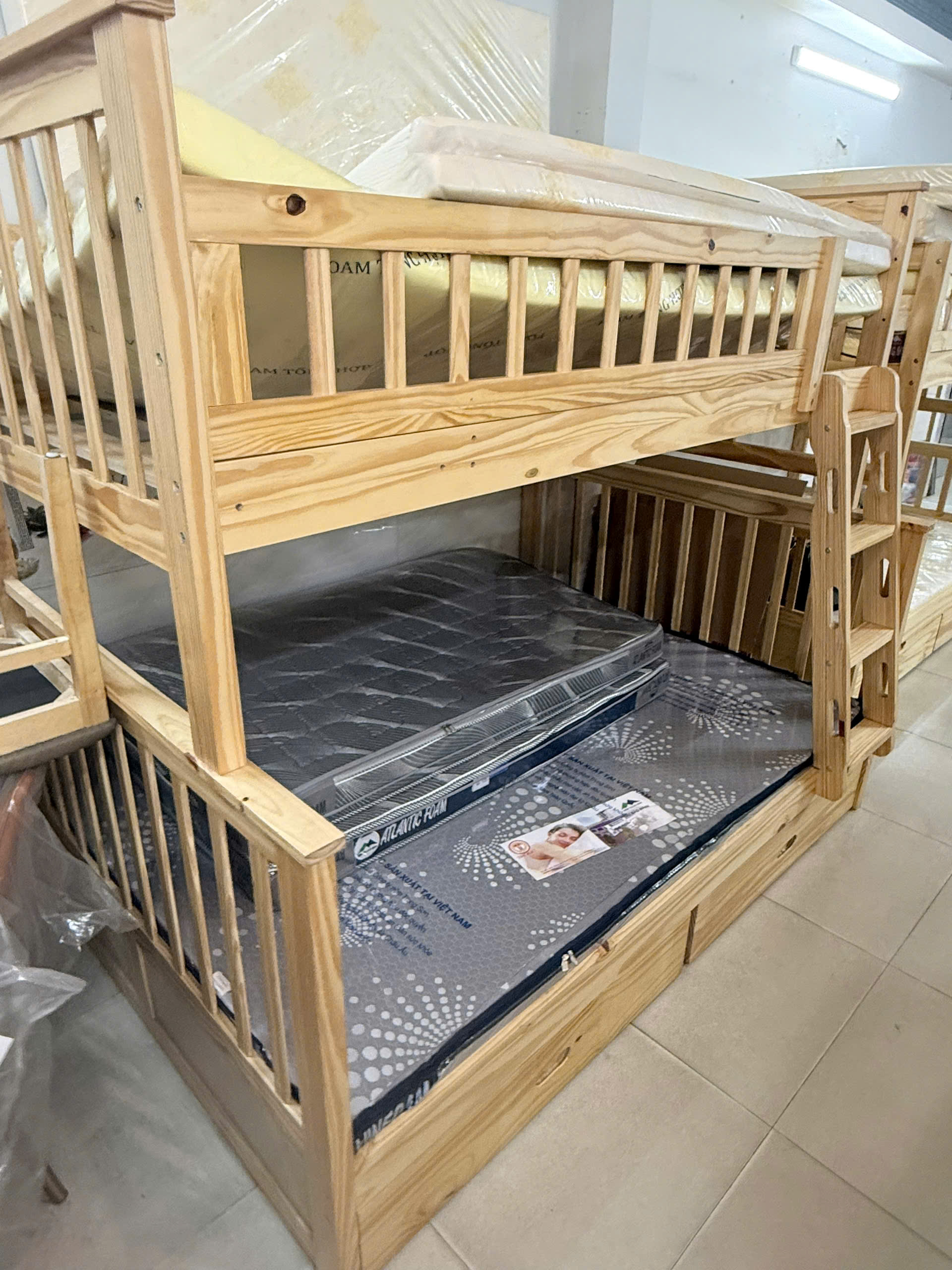 Giường tầng trẻ em giá rẻ có ngăn kéo tiện lợi