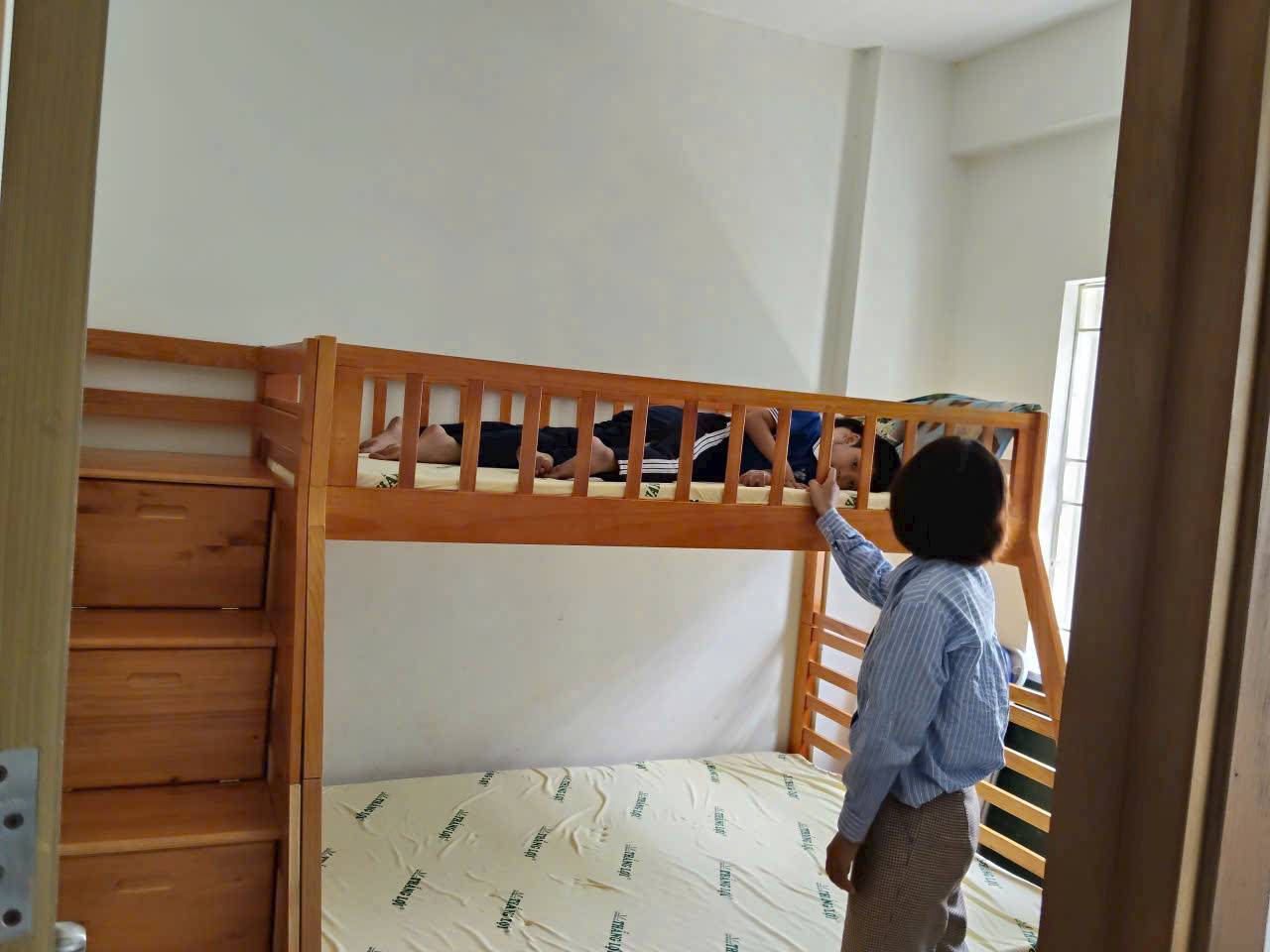 Giường tầng trẻ em giá rẻ đa năng